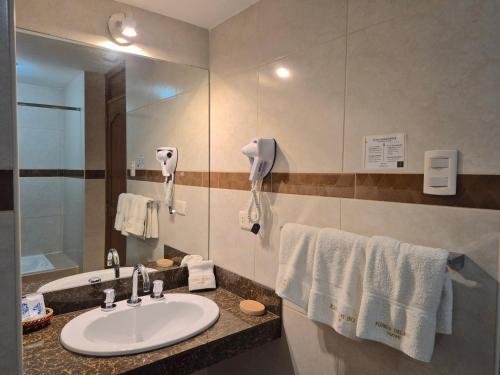 Phòng tắm tại Florida del Inca Hotel