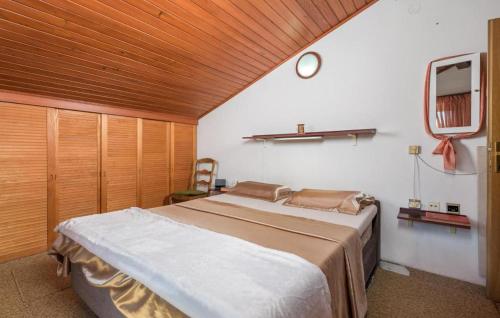 2 Bedroom Beautiful Apartment In Rijeka
