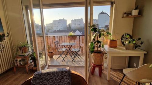 Apartment with balcony - near metro