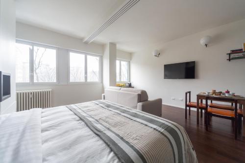 Charming & Bright Apartment near Milan's Fashion District
