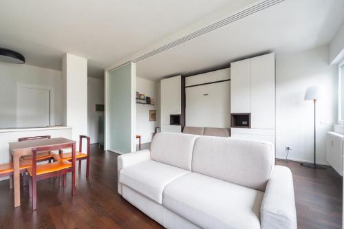 Charming & Bright Apartment near Milan's Fashion District