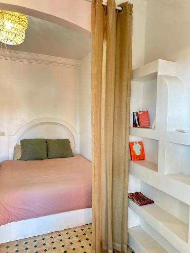 Postel nebo postele na pokoji v ubytování Maison chaliya bohochic guesthouse