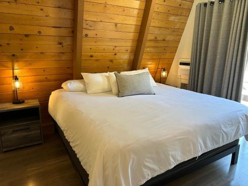 Postel nebo postele na pokoji v ubytování Red Agave Resort