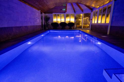 Πισίνα στο ή κοντά στο Southview Spa Windermere