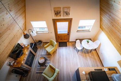 Gallery image of Luxury Cabin with Outdoor Tub ArtBliss IV in Stevenson