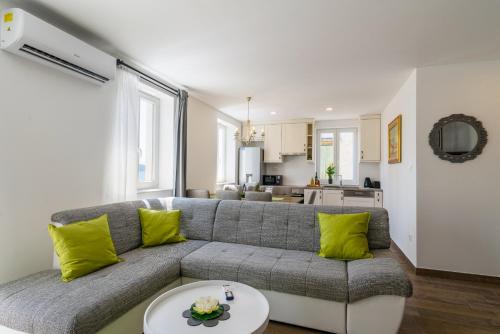 Deluxe apartment Dobrila