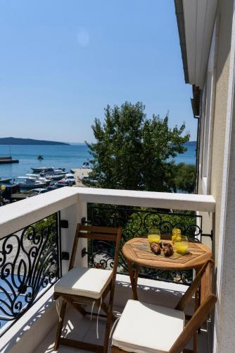 Deluxe apartment Dobrila