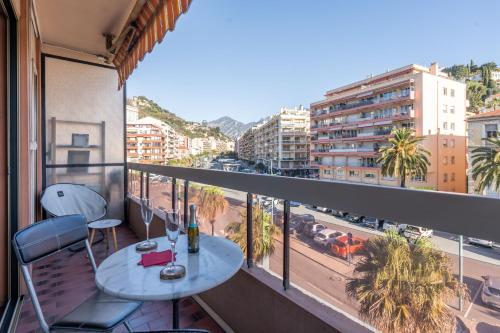 Magnifique 2 pièces au cœur de Menton, plages, commerces et proximité Gares