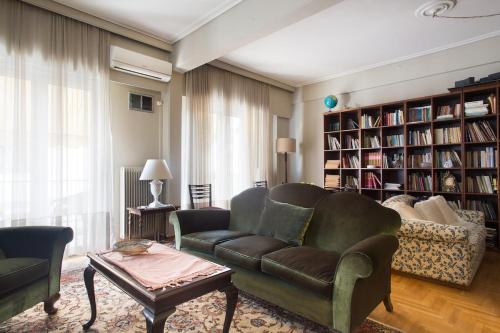Acropolis Metro Station- Great Located Flat 125m2