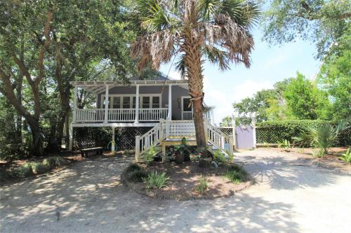 En have udenfor Folly Bungalow