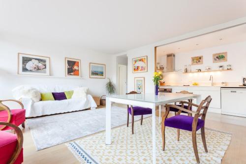 Beautiful Paris Centre apartment in garden