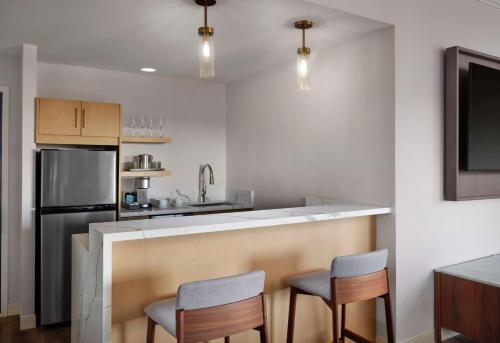 Η κουζίνα ή μικρή κουζίνα στο Sonesta White Plains Downtown