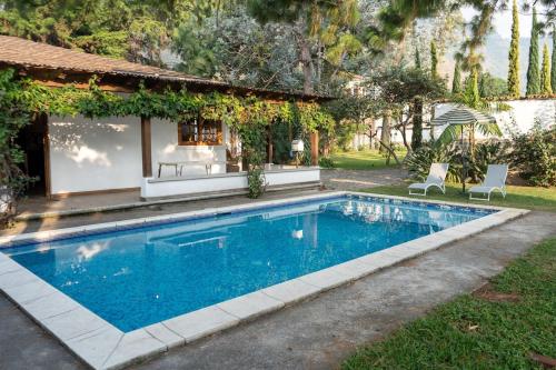 Bazén v ubytování Chalet Irene nebo v jeho okolí