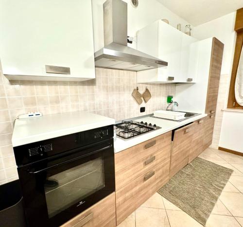 Kuchyň nebo kuchyňský kout v ubytování Top Apartment 2