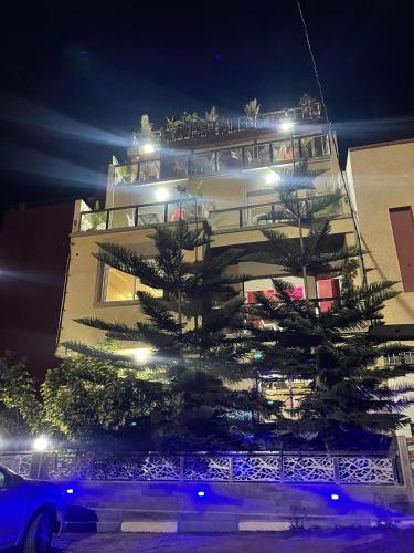 El edificio en el que está el departamento
