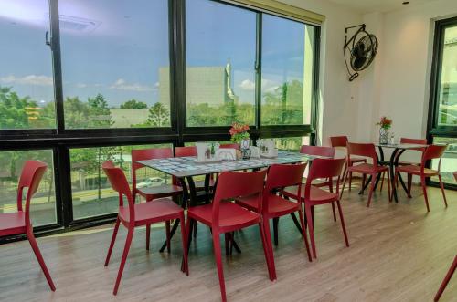 Un restaurante u otro lugar para comer en Matum Hotel & Casino
