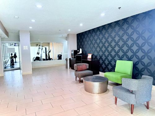 La Quinta by Wyndham Orlando Universal area - Free Shuttle to Universal Image