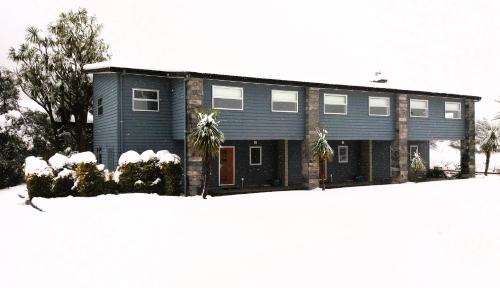 Mountain View Apartments зимой