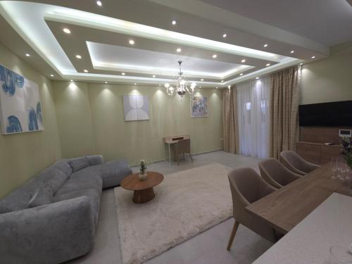 Breeze Apartment