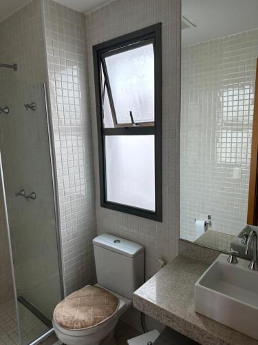 Ένα μπάνιο στο Grand Midas Rio Convention Suítes