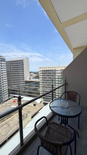 Balkón nebo terasa v ubytování Nagoya Thamrin Apartment High Floor with View