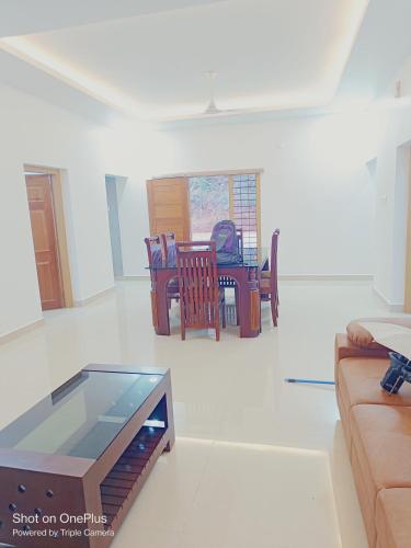 Fotografie z fotogalerie ubytování Modayil nest home v destinaci Kottayam