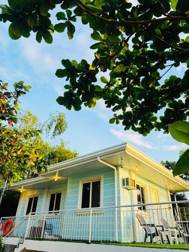 Bangunan di mana terletaknya rumah percutian