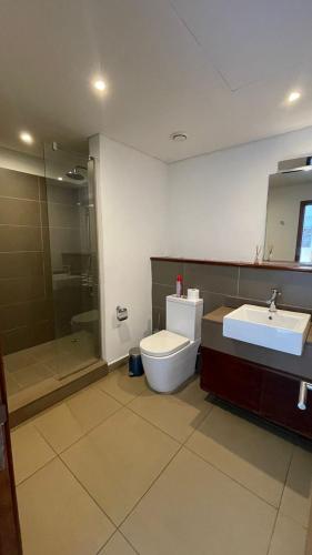 Bilik mandi di Azuri Mauritius Penthouse with Sea Views