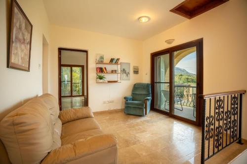 Χώρος καθιστικού στο Beautiful Villa with stunning sea view