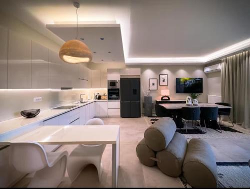 Elegant VIP Apartment - Athens Town