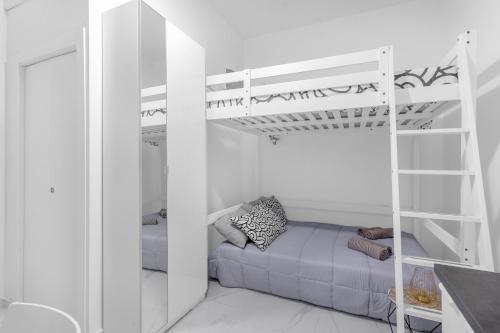 ARQ16 - Duomo-Loreto - Central - Modern