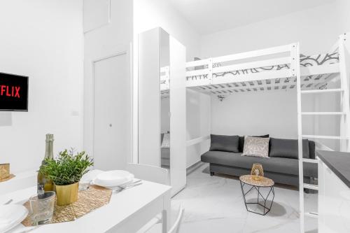 ARQ16 - Duomo-Loreto - Central - Modern