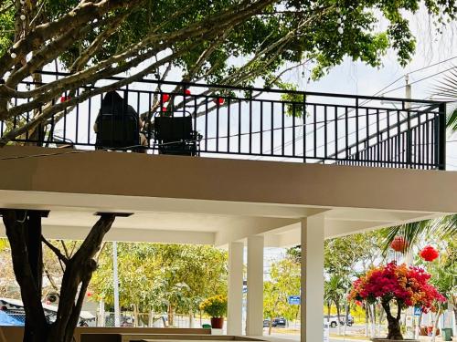 Un balcón o terraza en Tùng Thư Garden