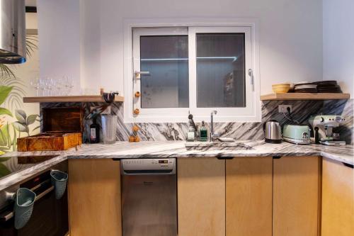 Stylish 1BR in Kolonaki l Dedicated Workspace