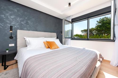 Apartments with private jacuzzi Garbin 1 and Garbin 2 photo 2