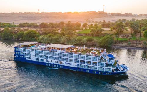 4-Day 3-Night Guided Nile Cruise from Aswan to Luxor every Monday, Wednesday & Friday Departures