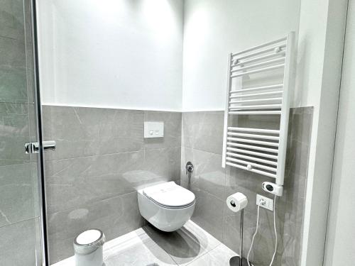 Cool and Big Central Apartment Duomo - White photo 27
