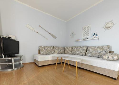 Apartment with direct Sea View, Free Parking and close to Beaches and Promenade