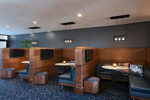 Un lugar para sentarse en Courtyard by Marriott Laredo