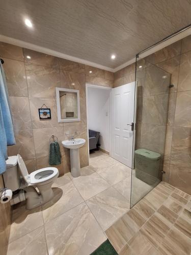 Ένα μπάνιο στο Oceans Rise Guest House