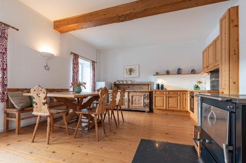 Kuchyň nebo kuchyňský kout v ubytování Ferienwohnung im Ötzergut - Your Austrian Home