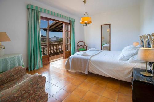 A bed or beds in a room at Villa Vistas Puerto by Mallorca Infinity