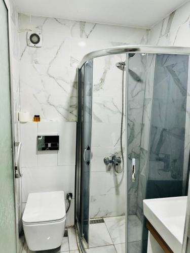 Bilik mandi di Dara Otel