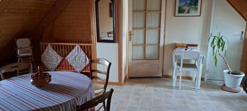 LOCATION à COUCY LE CHATEAU