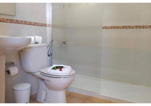 Koupelna v ubytování Anahi Homes Corralejo- Bicacarera 3
