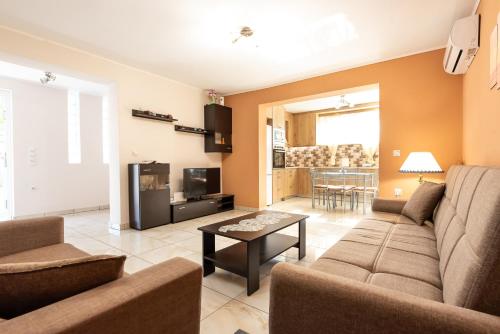 Litsa Galaxy Apartment Near Athens Airport