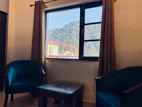 Nespecifikovaný výhled na hory nebo výhled na hory při pohledu z hotelu