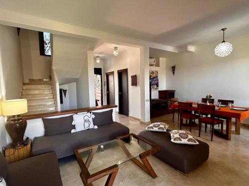 Χώρος καθιστικού στο Villa avec piscine chauffée & privée, 3 chambres