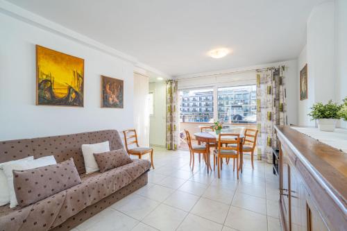 Un lugar para sentarse en Apart-rent Apartment Port Salins 0155