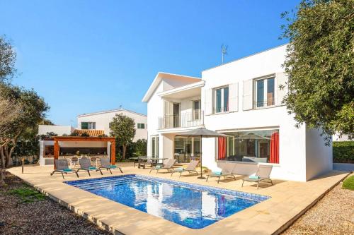 Villa Julianne by Villa Plus